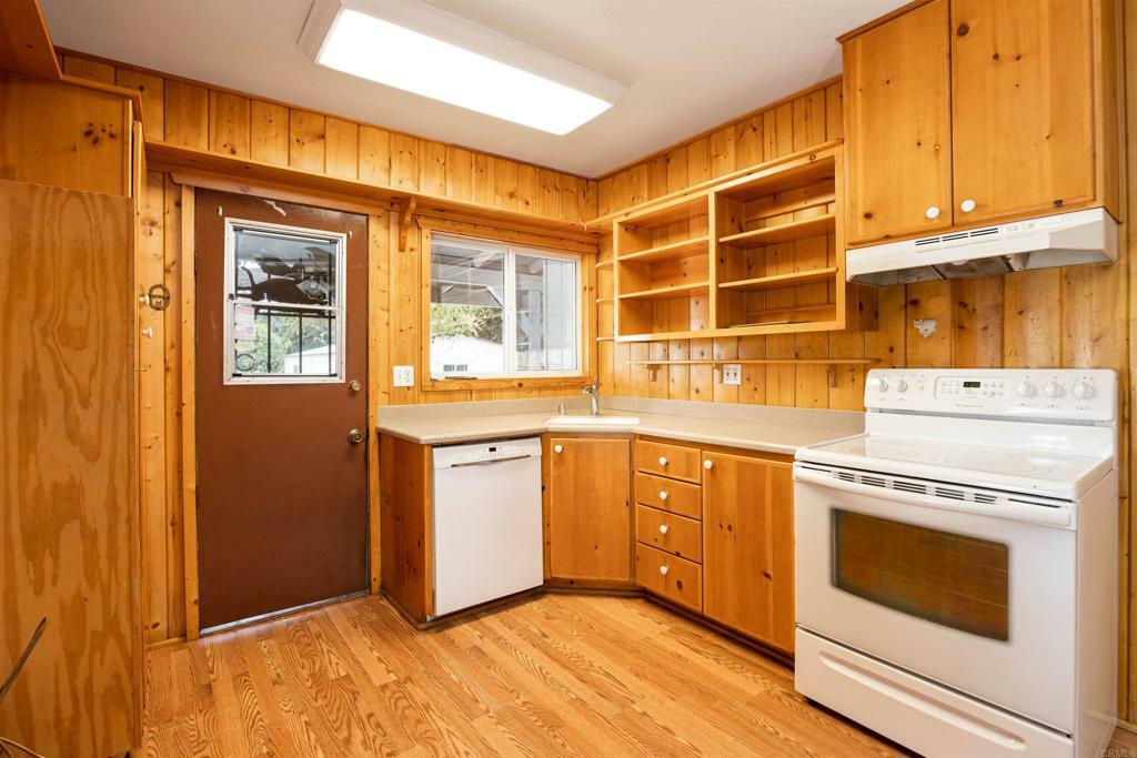 Property Photo:  936 Devonshire  CA 92024 