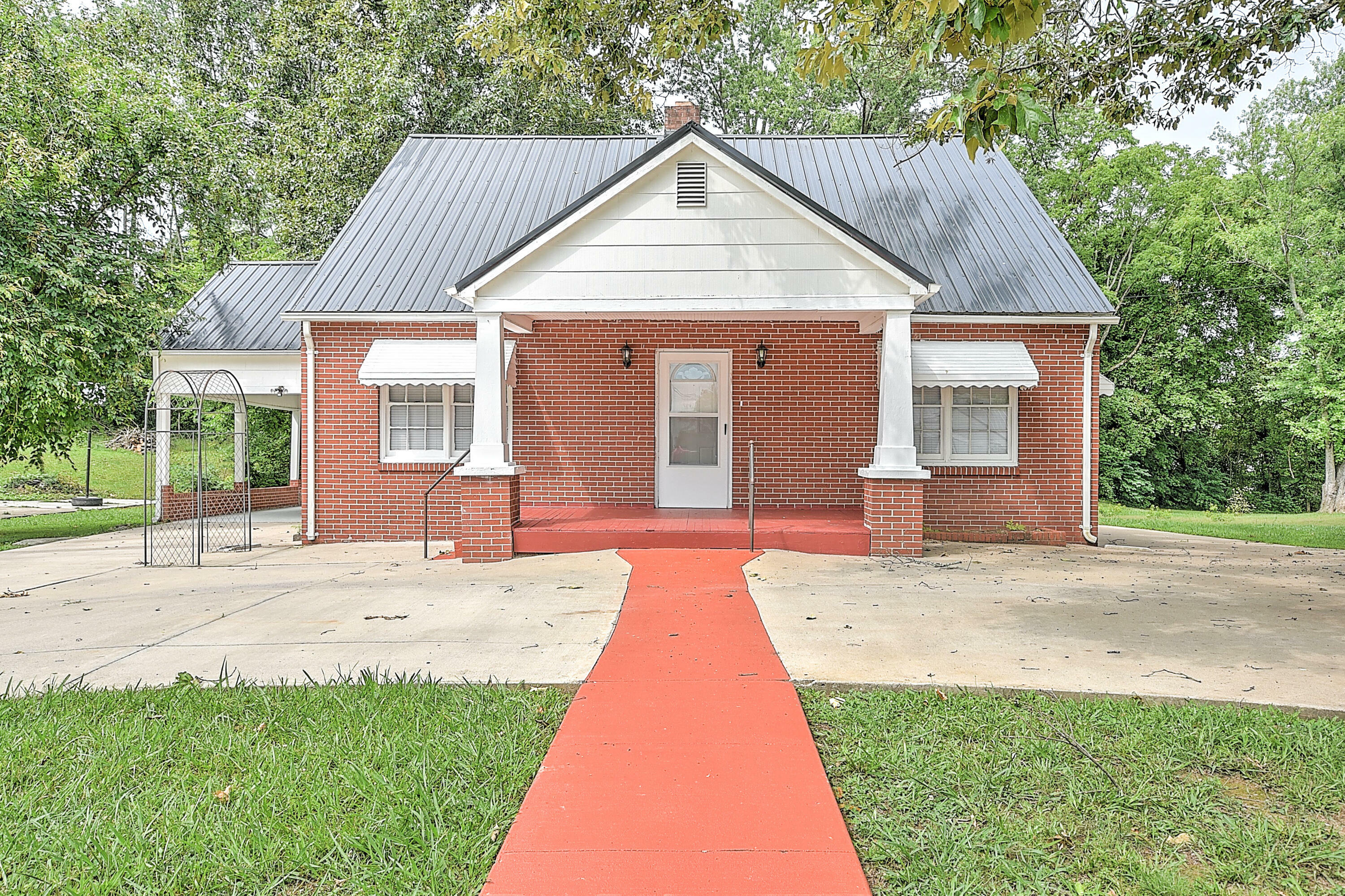 Property Photo:  401 Hillcrest Drive  TN 37745 