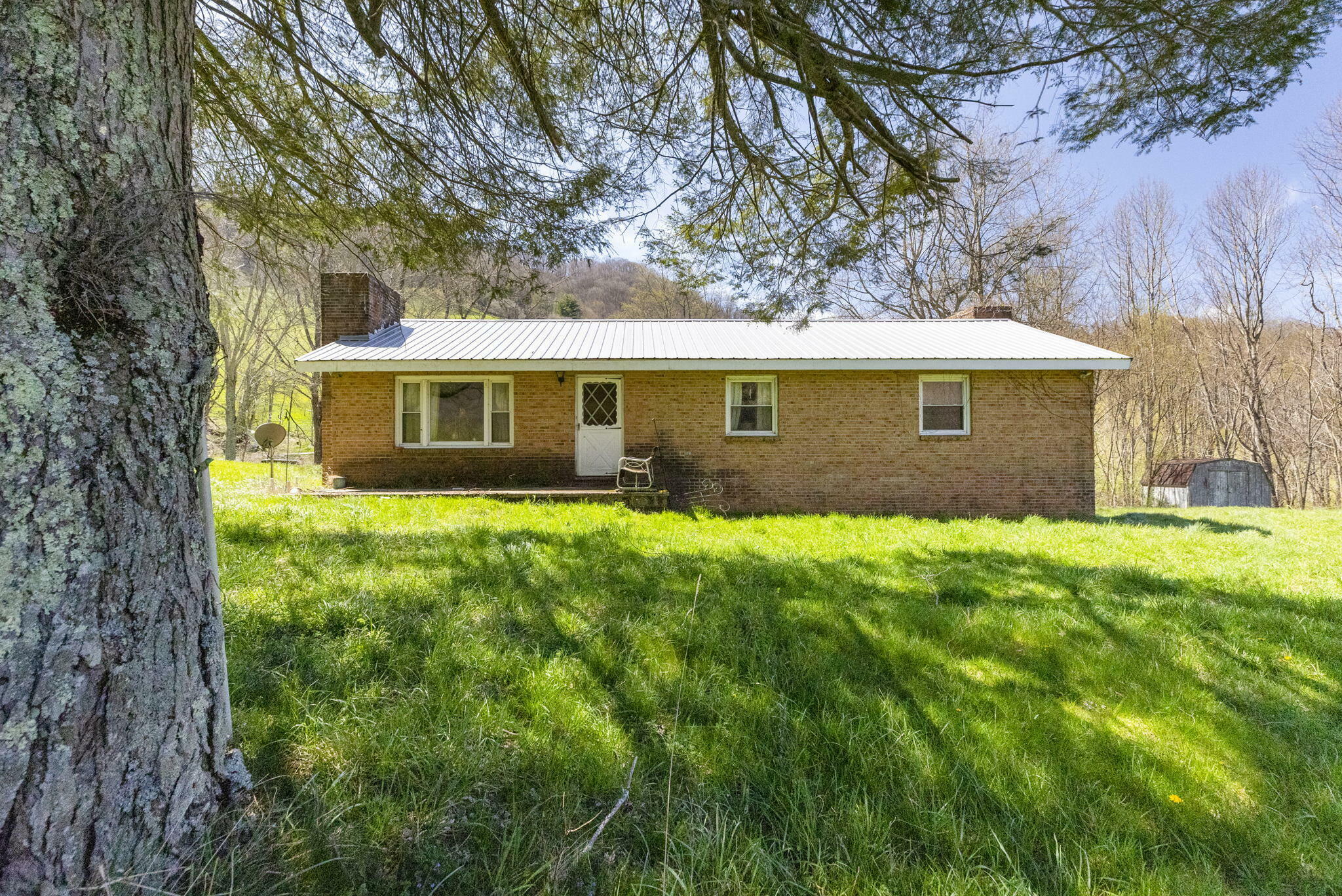 Property Photo:  804 Hampton Creek Road  TN 37687 