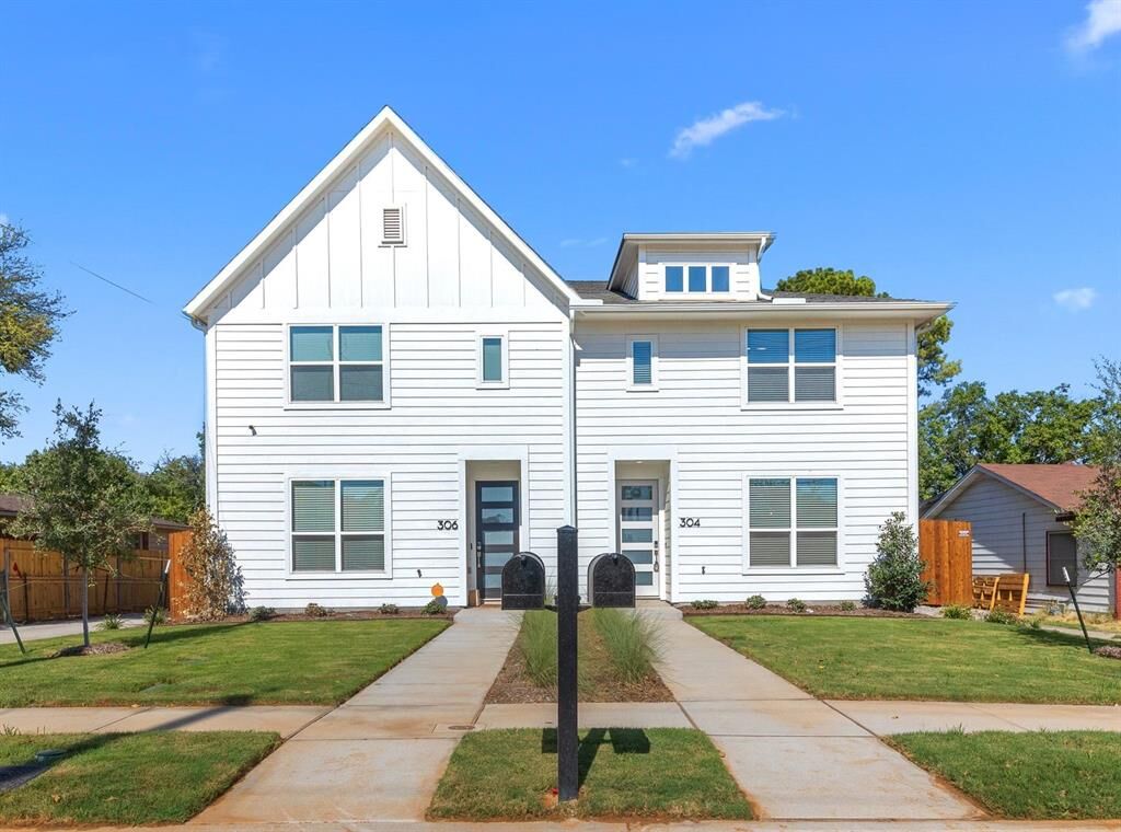 Property Photo: 304 Athenia Drive TX 76114