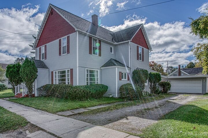 411 Seventh St  Iron Mountain MI 49801 photo
