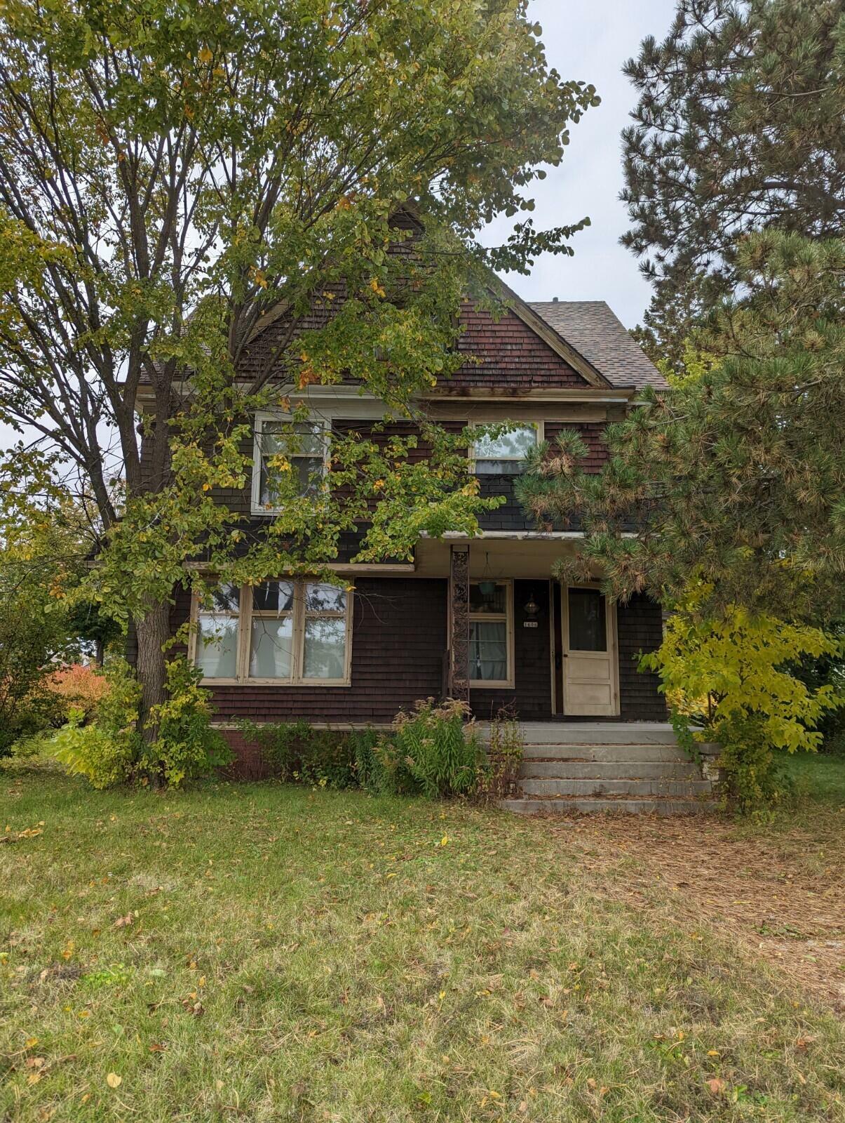 Property Photo: 1606 N 6th St WI 53081