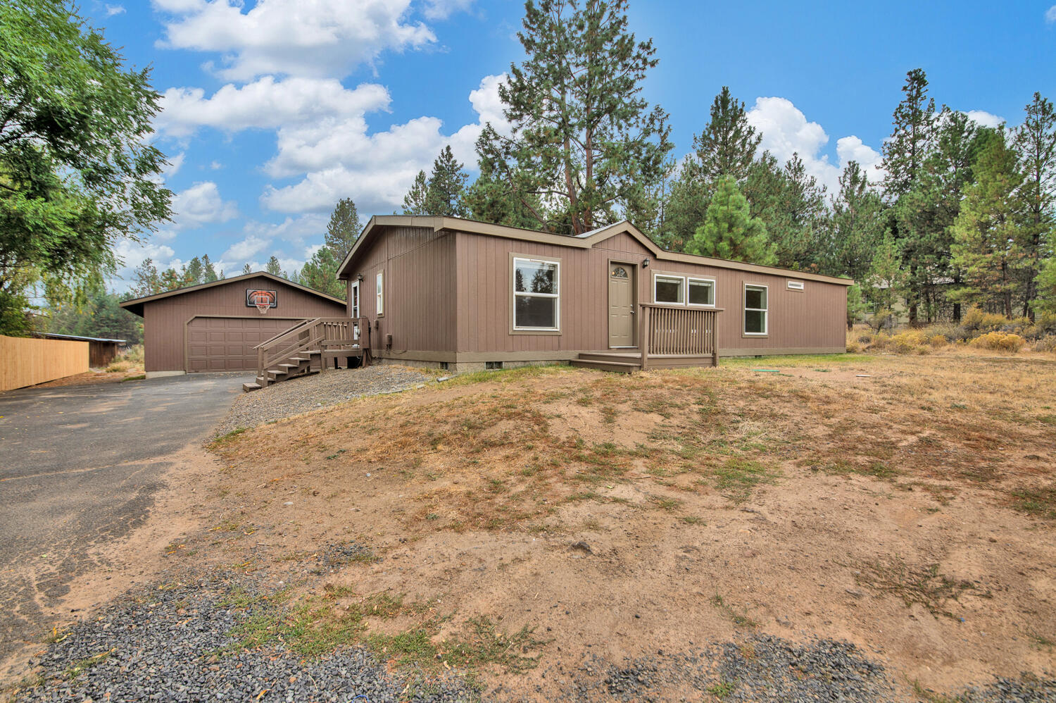 Property Photo: 19145 Shoshone Road OR 97702