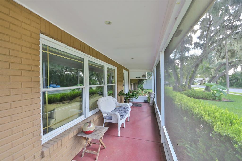 Property Photo: 502 Brooker Road FL 33511
