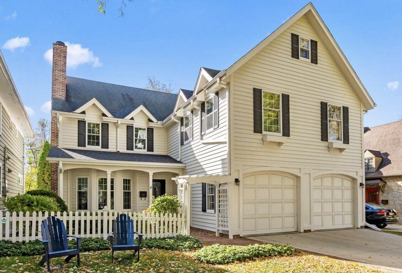 Property Photo:  833 E Lake Forest Ave  WI 53217 