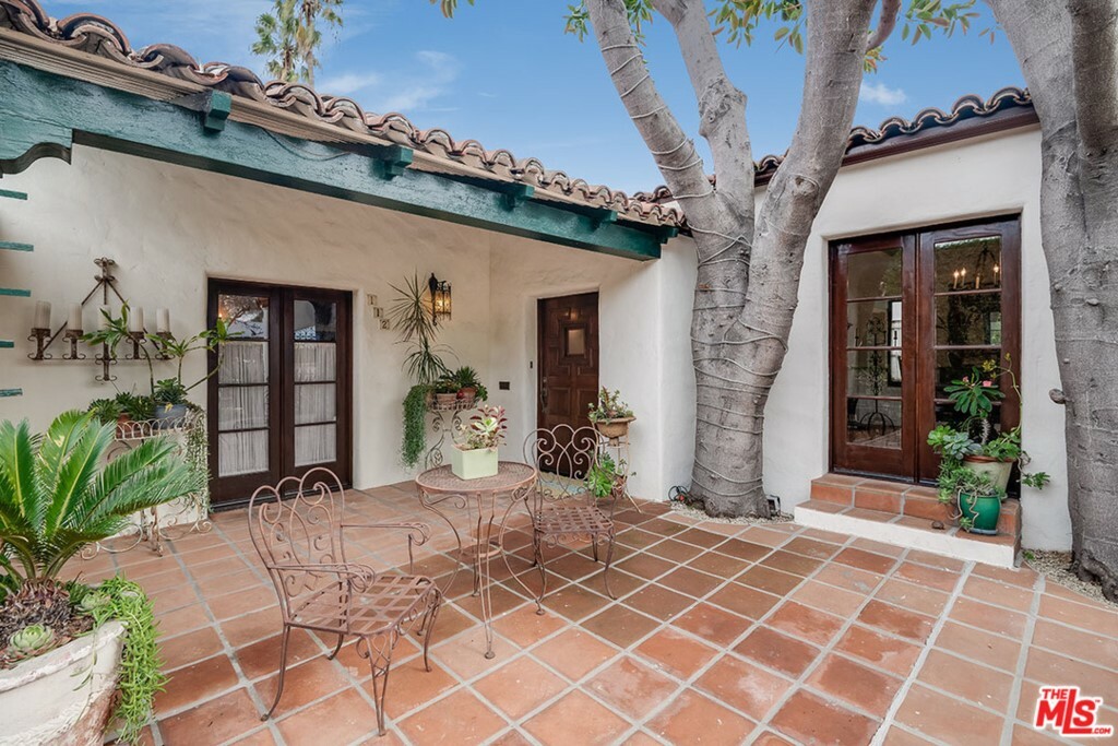 Property Photo: 112 N Valley Street CA 91505