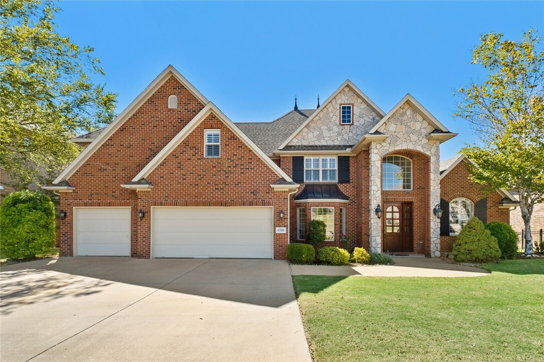 Property Photo: 6301 W Valley View Road AR 72758