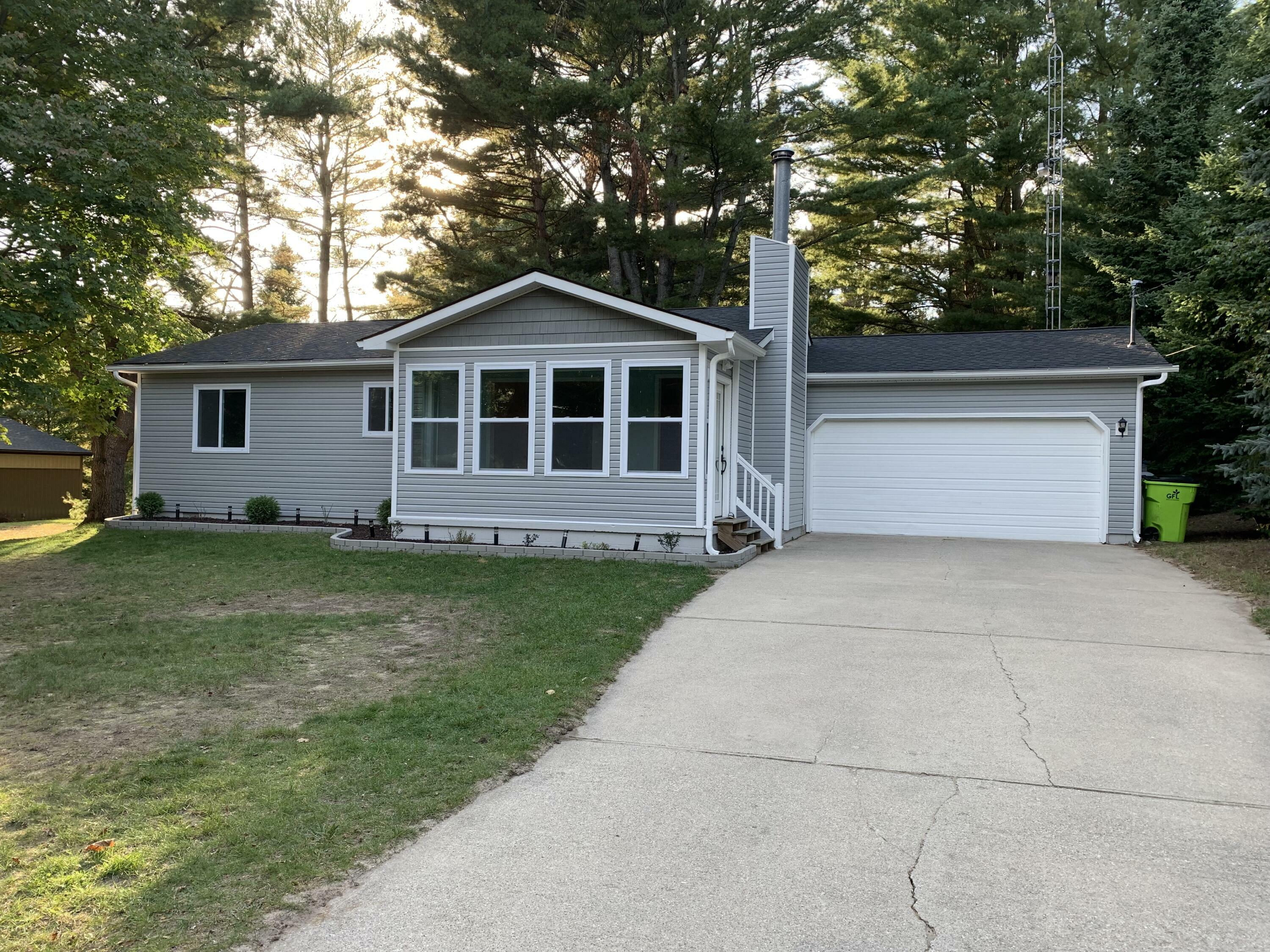 Property Photo:  105 Seminole Trail  MI 48653 