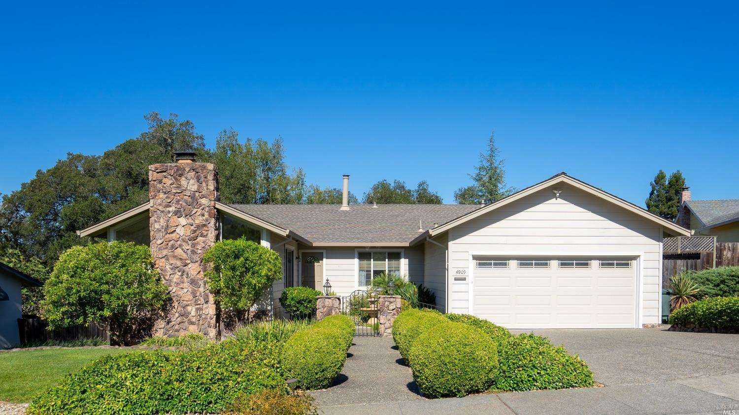 Property Photo: 4909 Flemish Court CA 95405