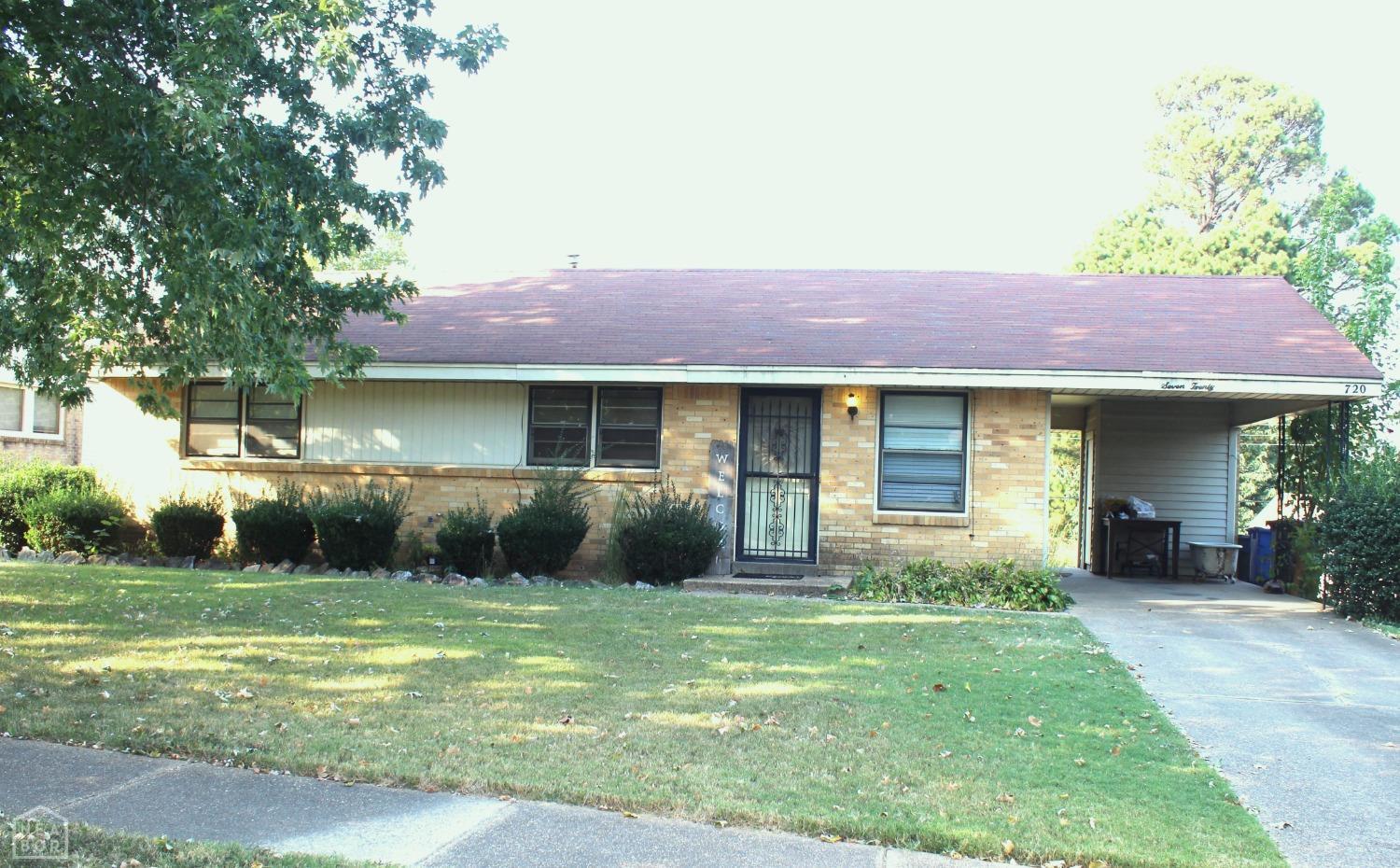 Property Photo:  720 Locust Drive  AR 72401 