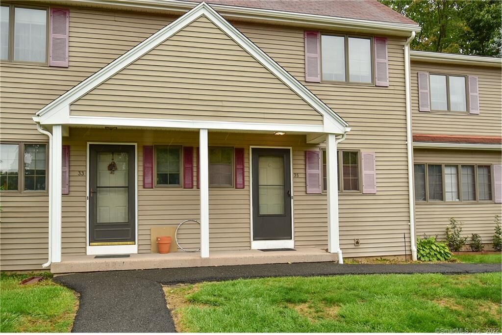Property Photo: 35 Pheasant Court 35 CT 06096