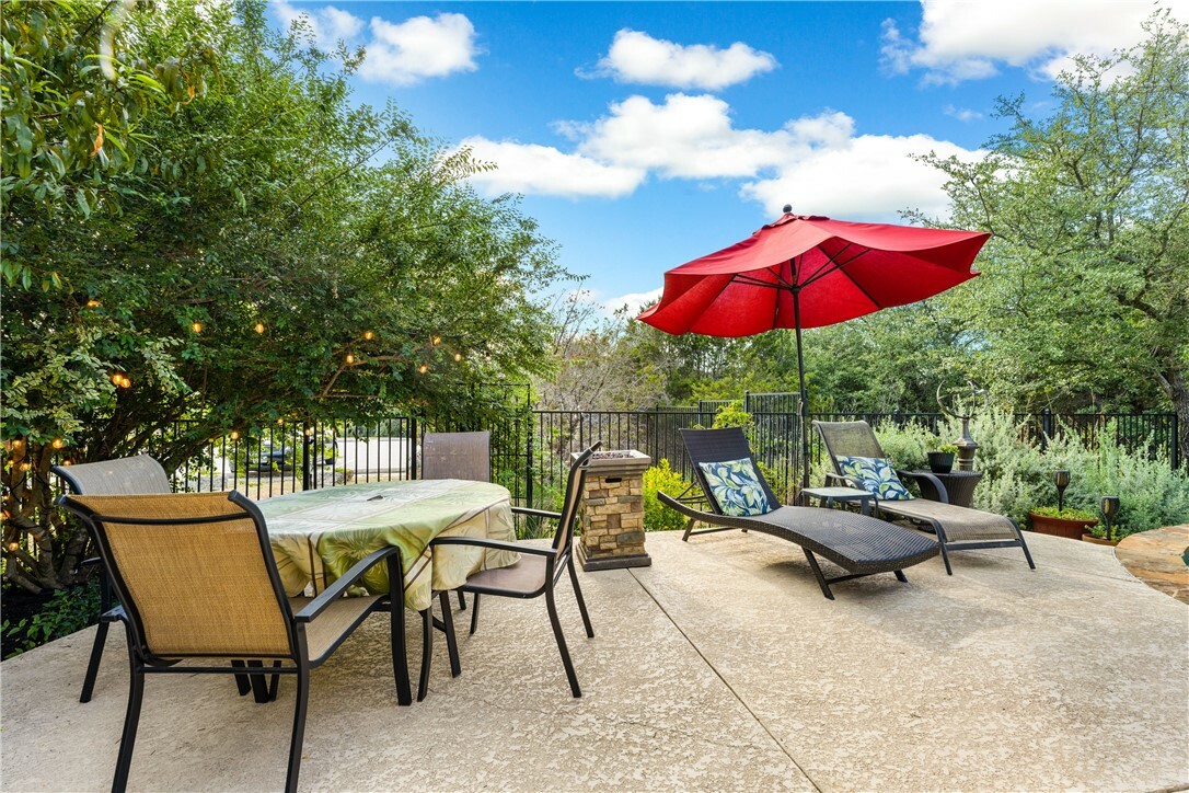 Property Photo:  16113 Rockies Run Summit  TX 78738 