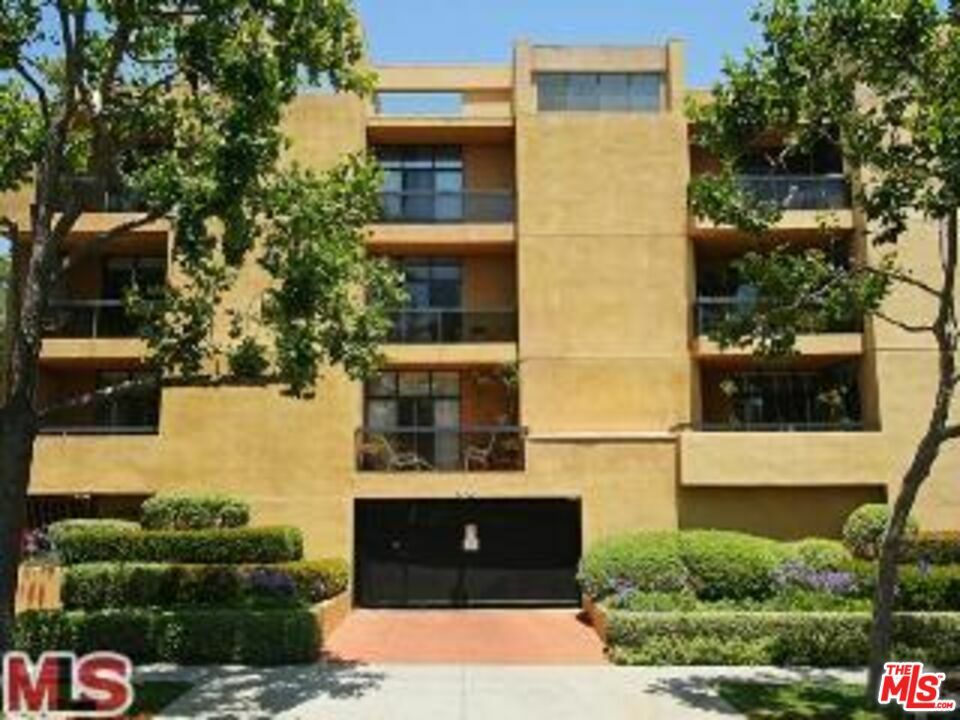 Property Photo:  1630   Greenfield Ave 303  CA 90025 