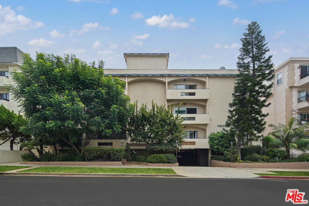 Property Photo:  11820   Mayfield Ave 319  CA 90049 