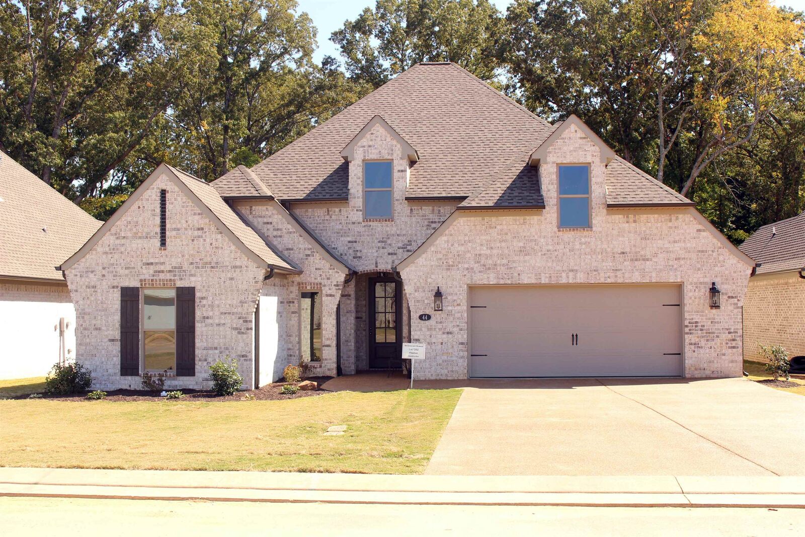 Property Photo: 44 Emerald Breeze Drive TN 38305