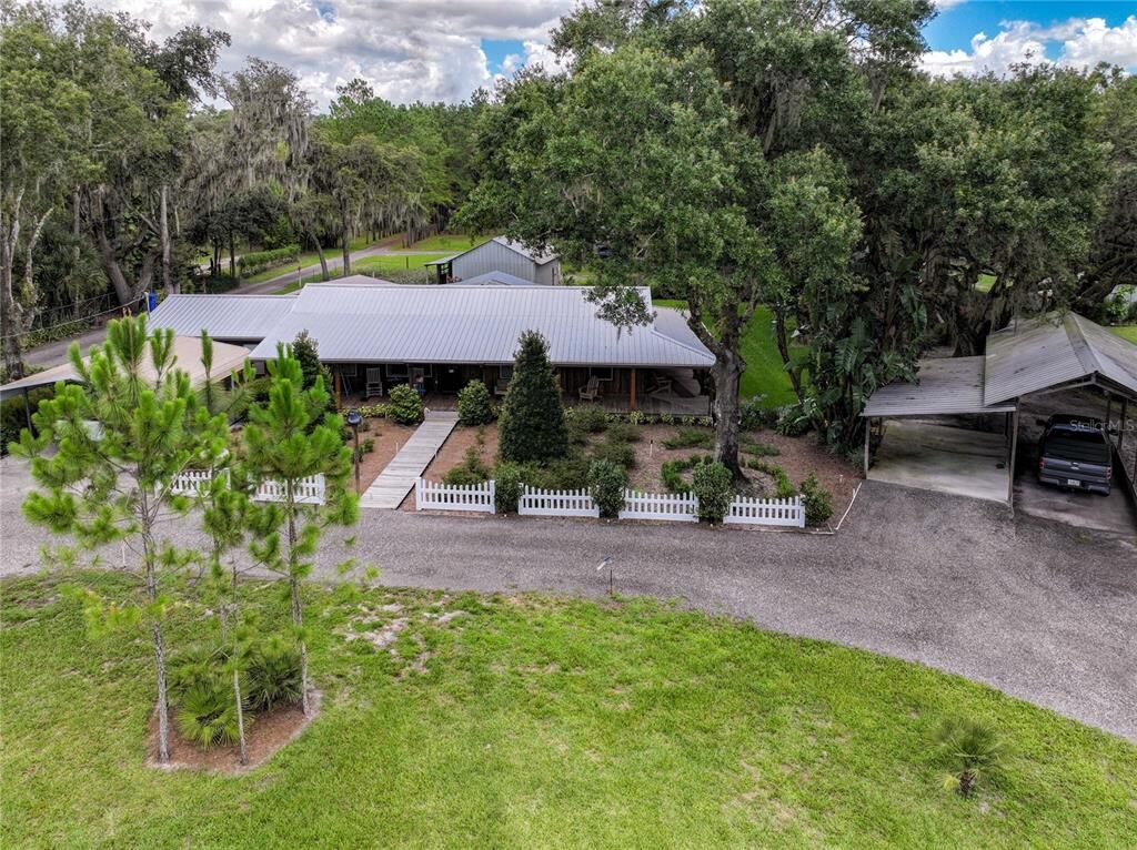 Property Photo: 7812 Turkey Creek Road FL 33567
