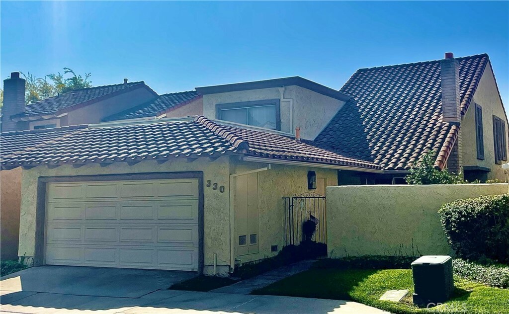 Property Photo:  330 Pennsylvania Way  CA 92870 