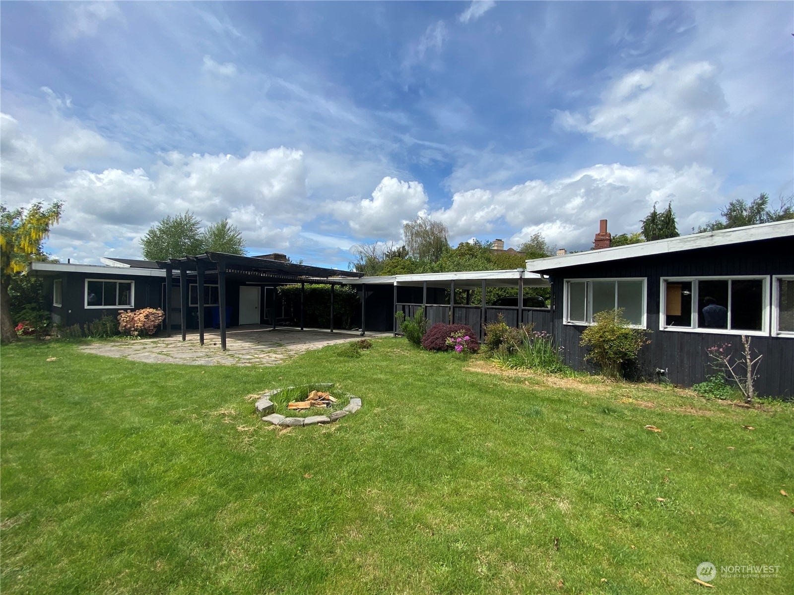 Property Photo:  8457 NE 5th Street  WA 98039 