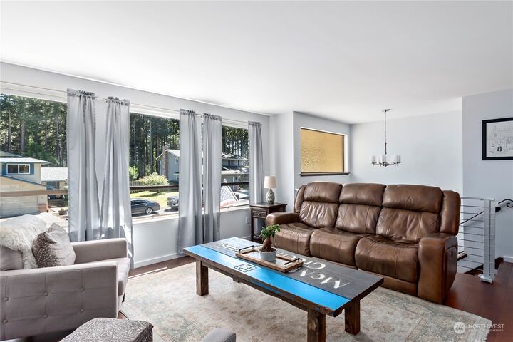 Property Photo:  742 SW 11th Court  WA 98277 