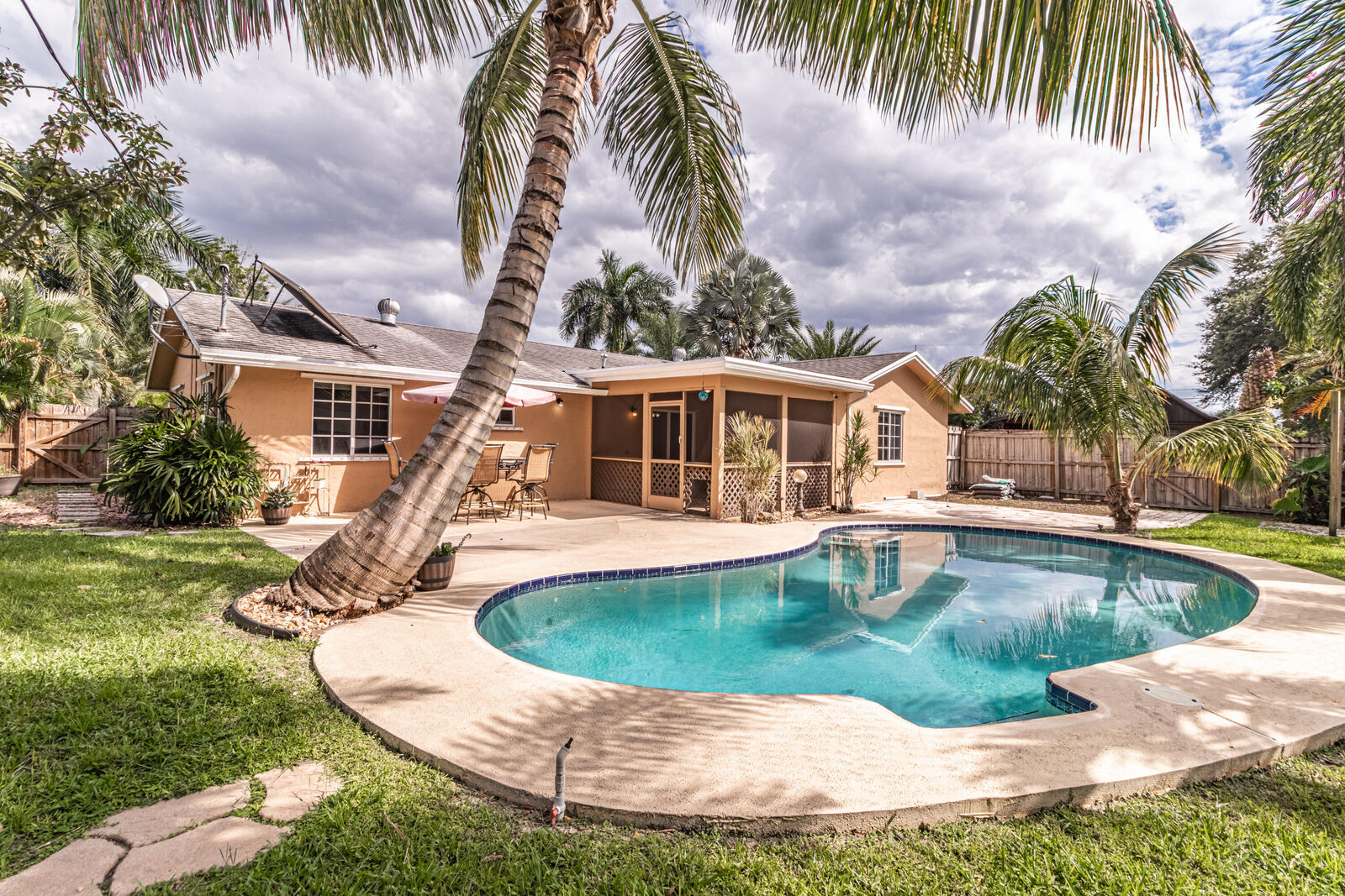 Property Photo: 4941 Bonanza Drive FL 33467