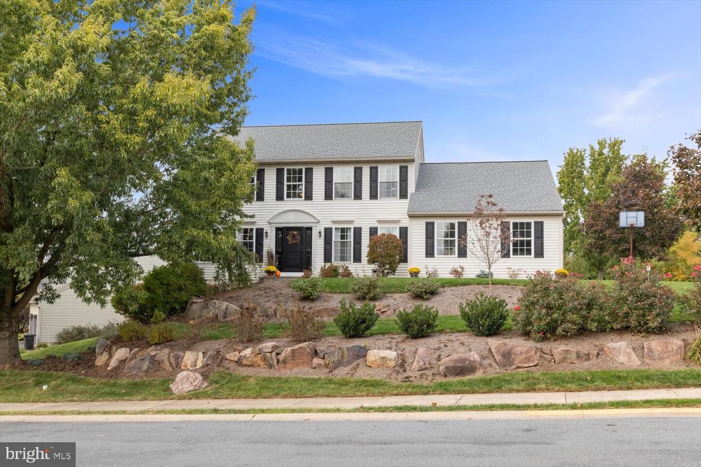 Property Photo:  201 Willow Drive  PA 17517 