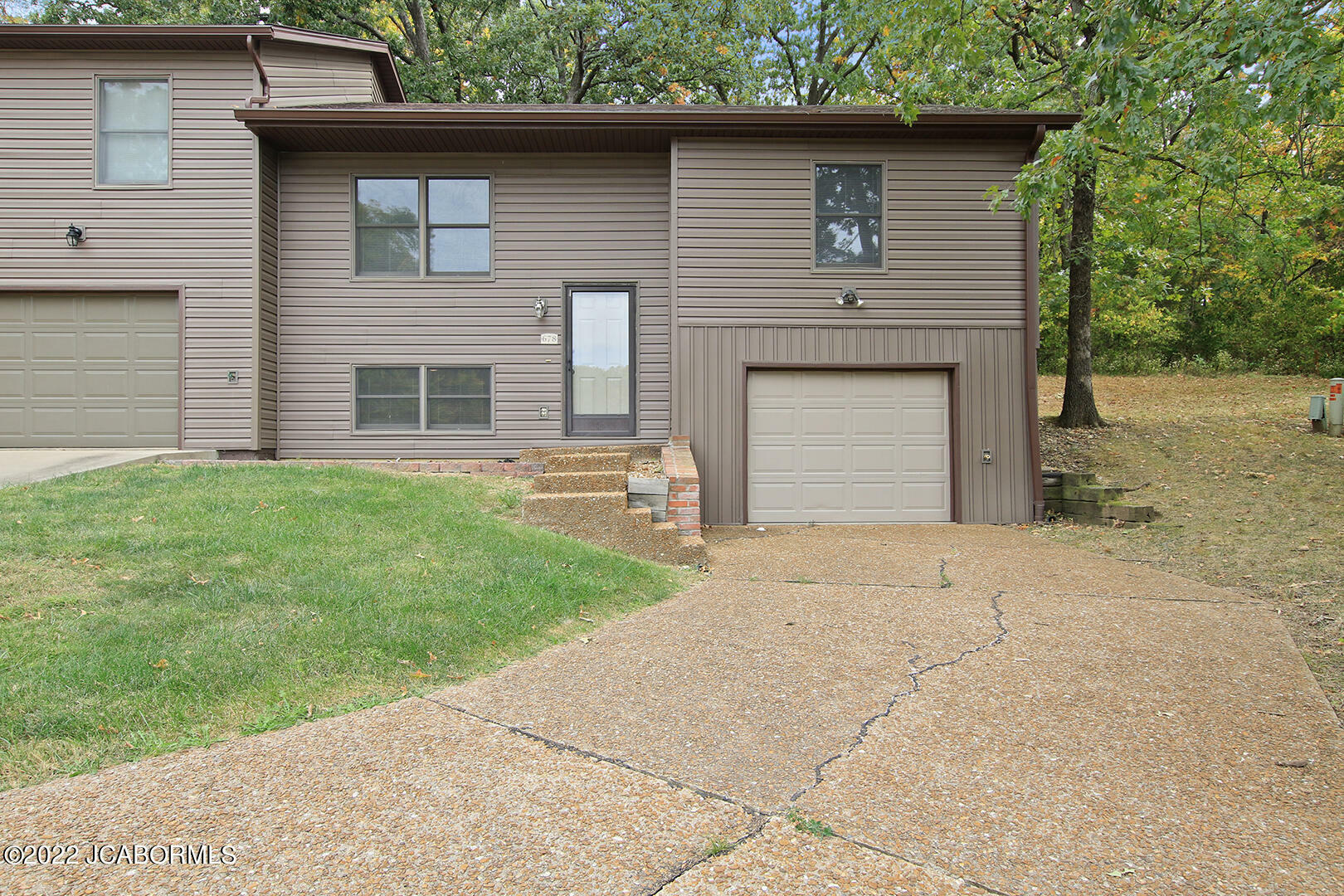 Property Photo:  678 Oak Creek Court  MO 65101 