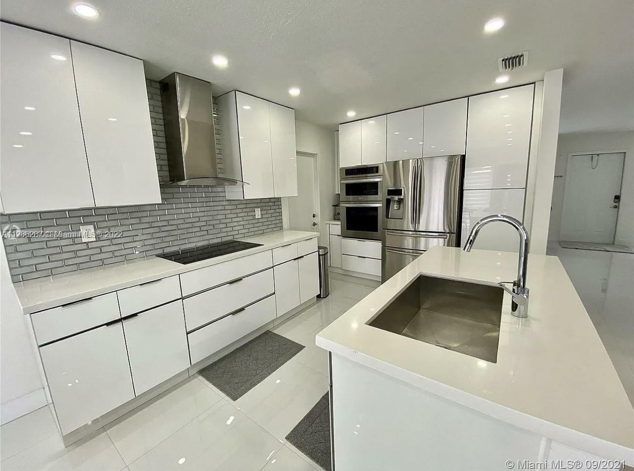 Property Photo:  16313 SW 97th St  FL 33196 