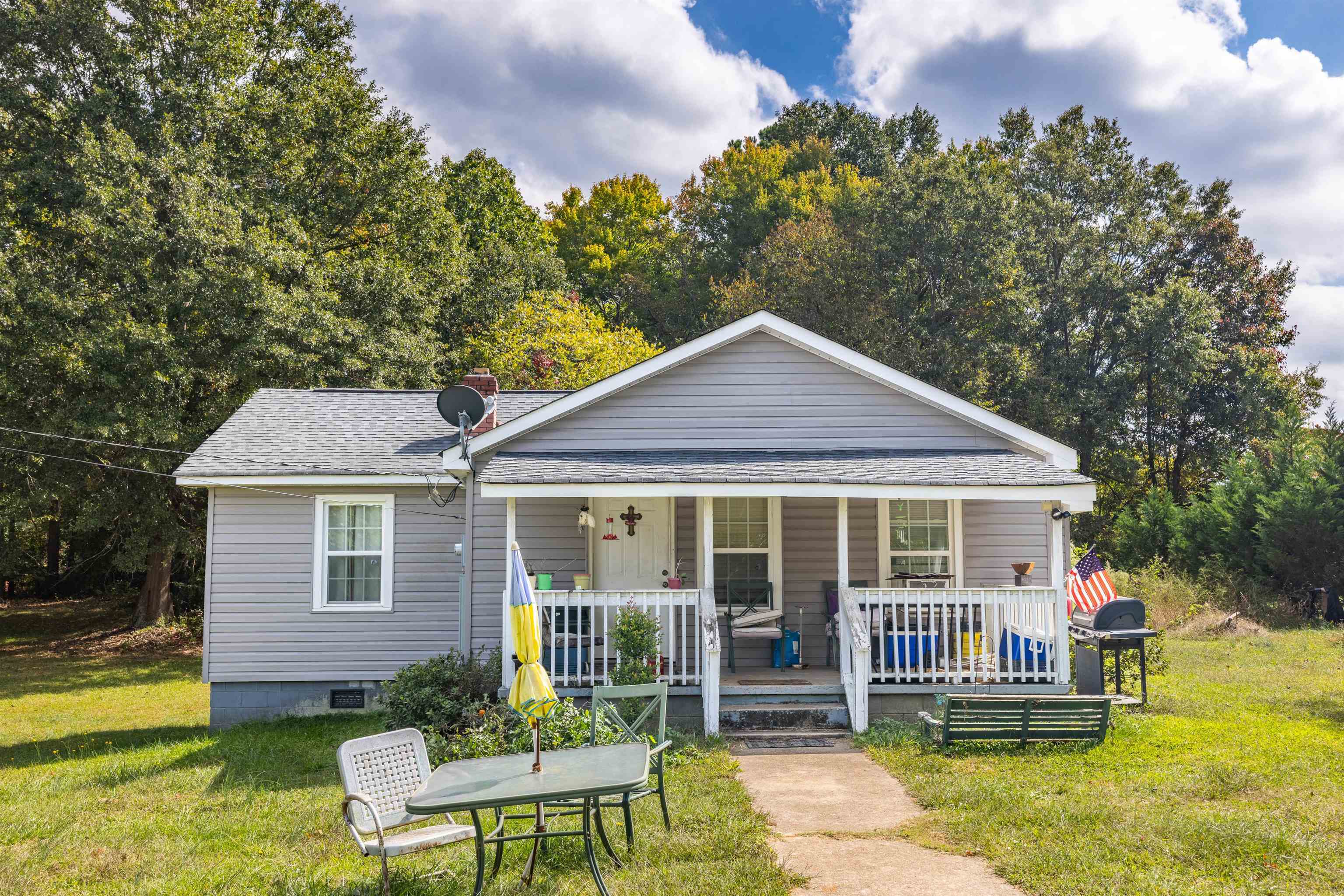 Property Photo:  110 Deyoung Street  SC 29334 