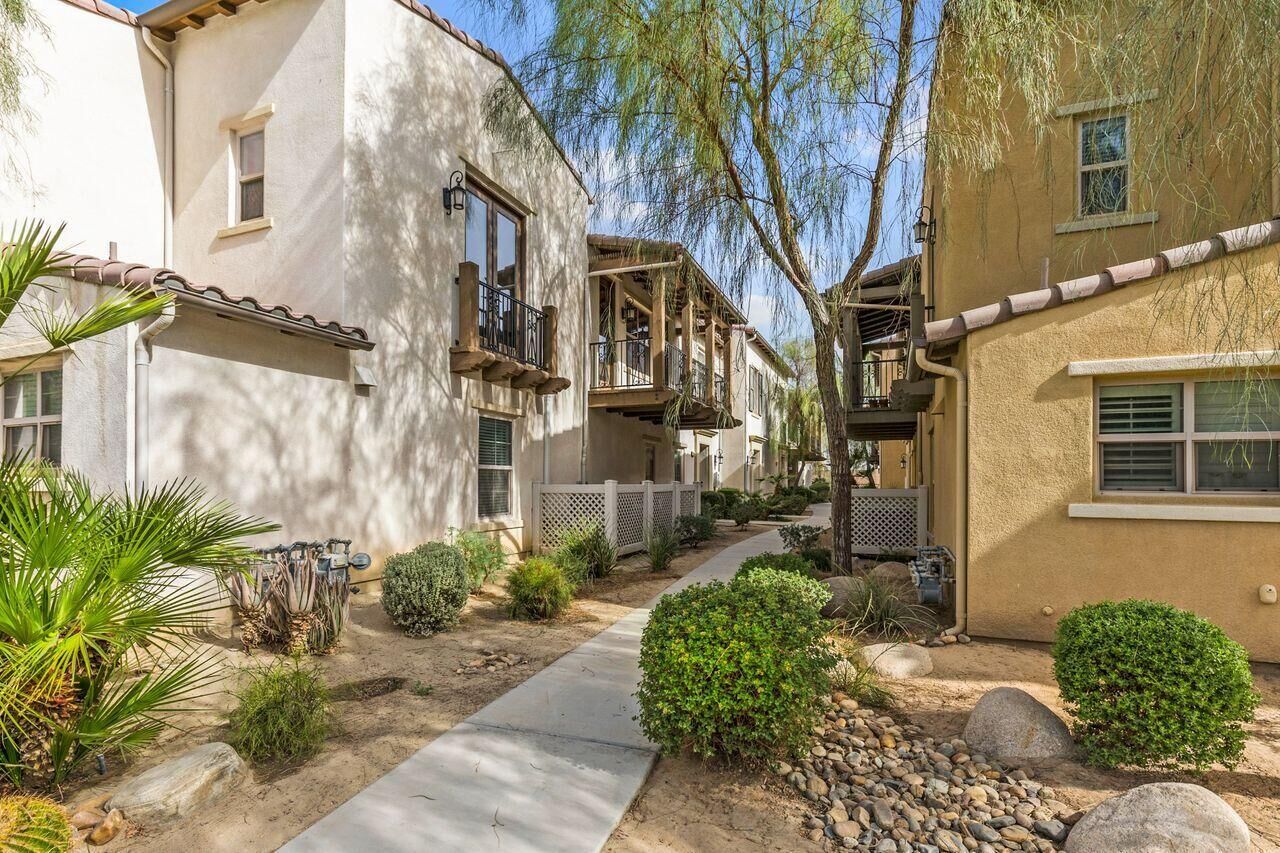 Property Photo:  190 Paseo Bravo  CA 92211 