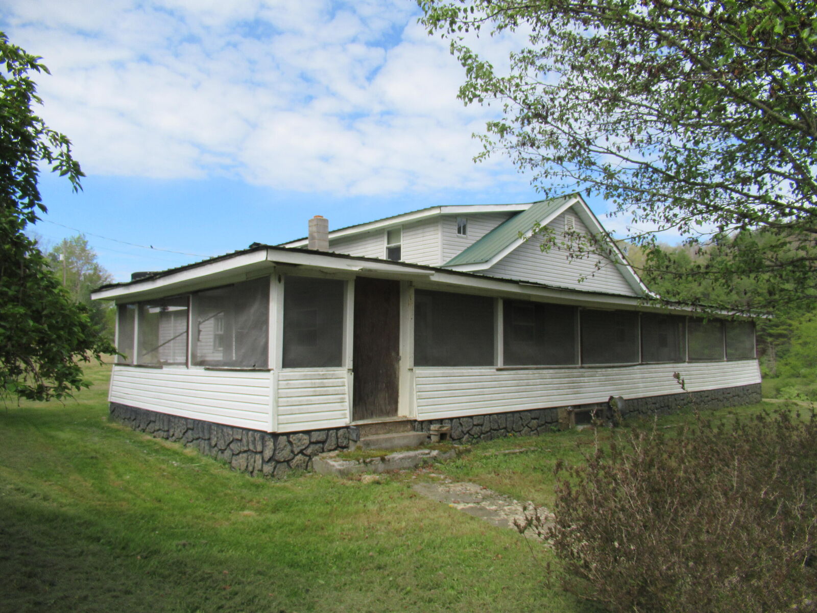 Property Photo: 10780 Hollywood Glace Rd WV 24983