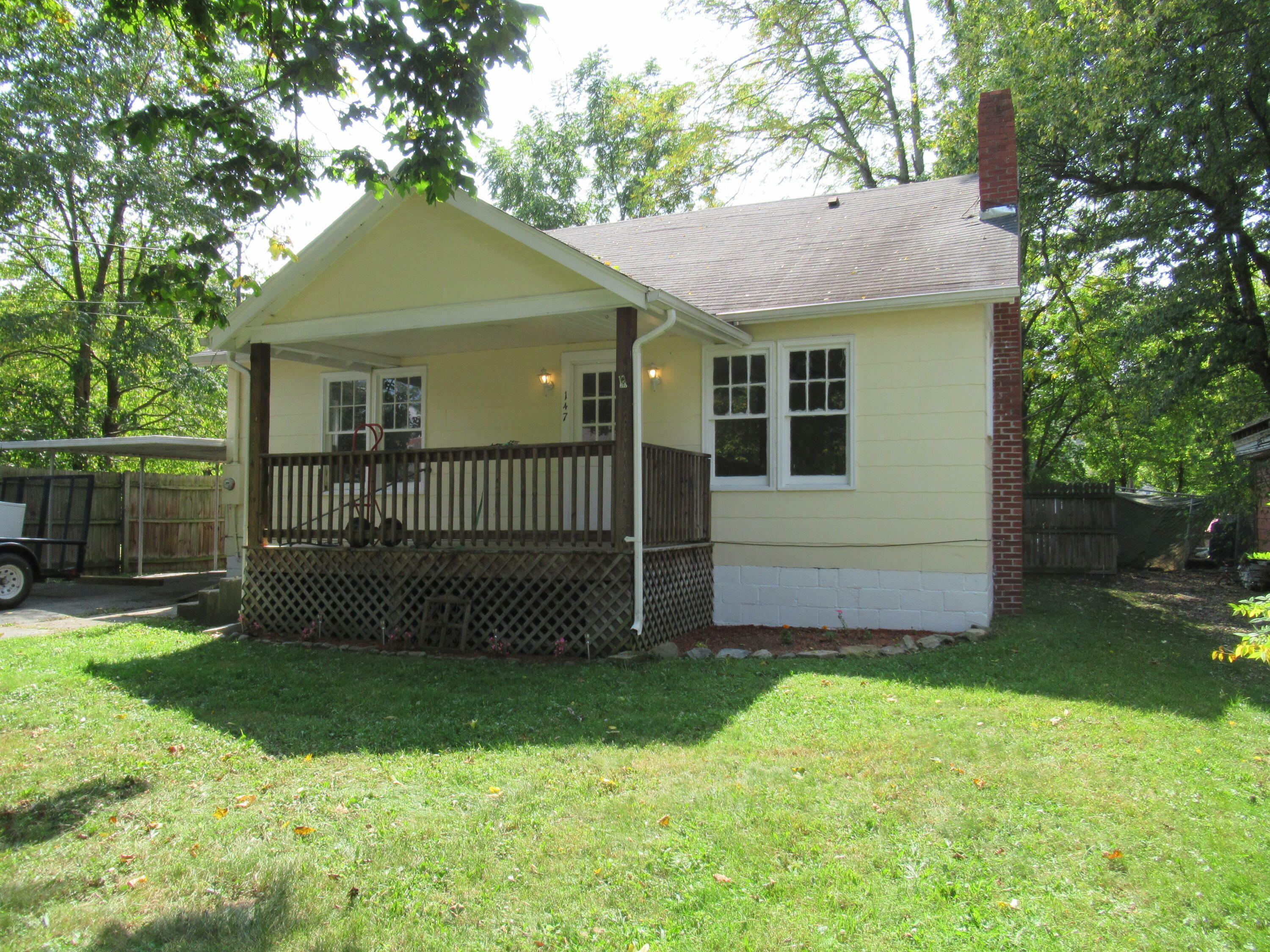Property Photo: 147 Walnut Ave WV 24910
