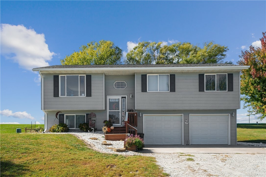 Property Photo:  151 Hi View Drive  IA 50138 