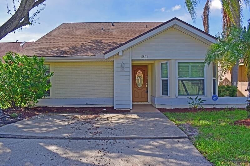 Property Photo:  11603 Sunshine Pond Road  FL 33635 