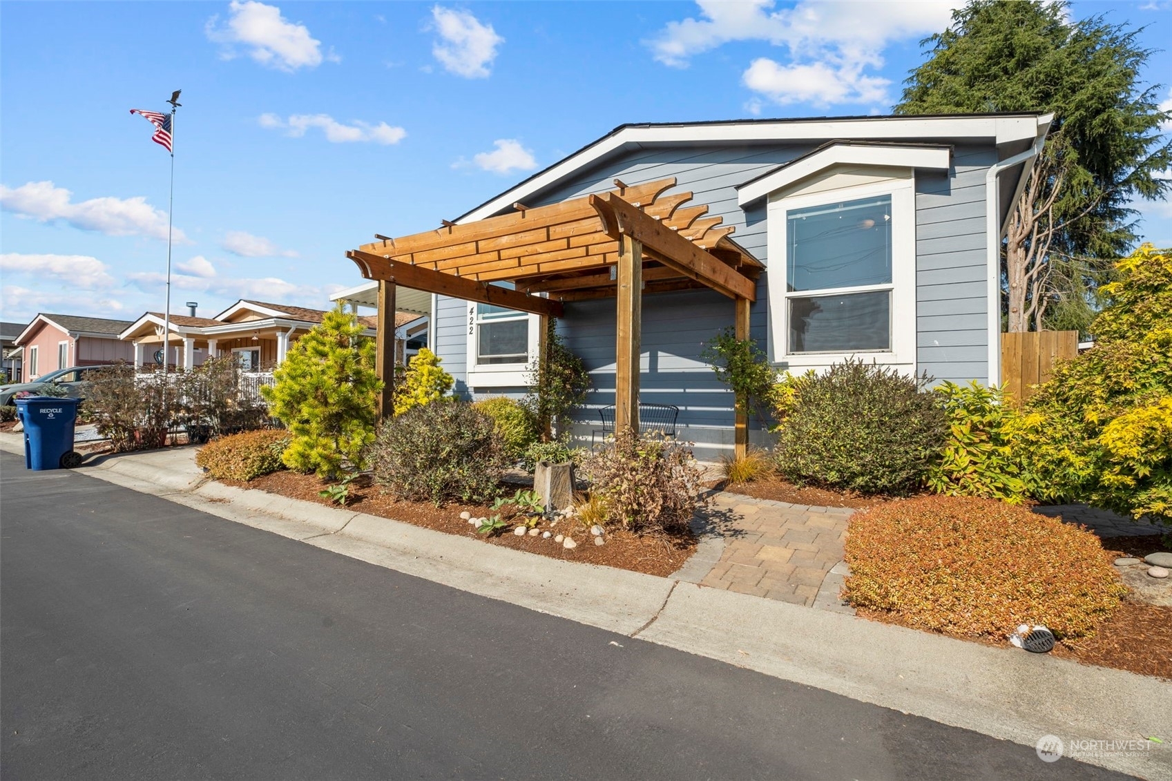 Property Photo:  3611 I Street NE 422  WA 98002 