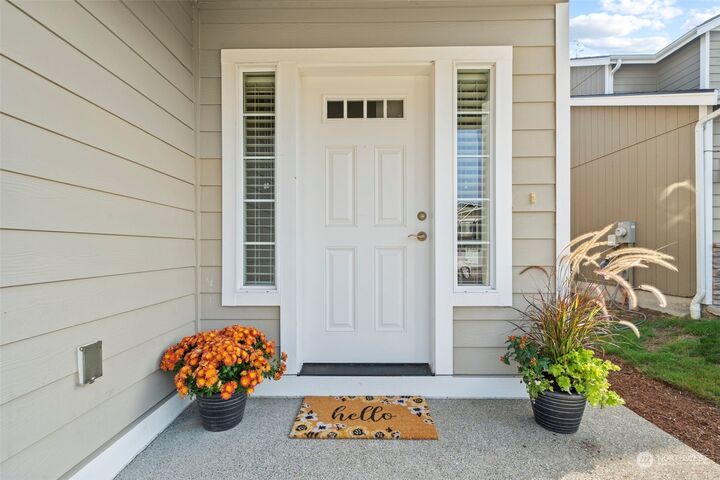 Property Photo:  708 Courage Court SE  WA 98366 
