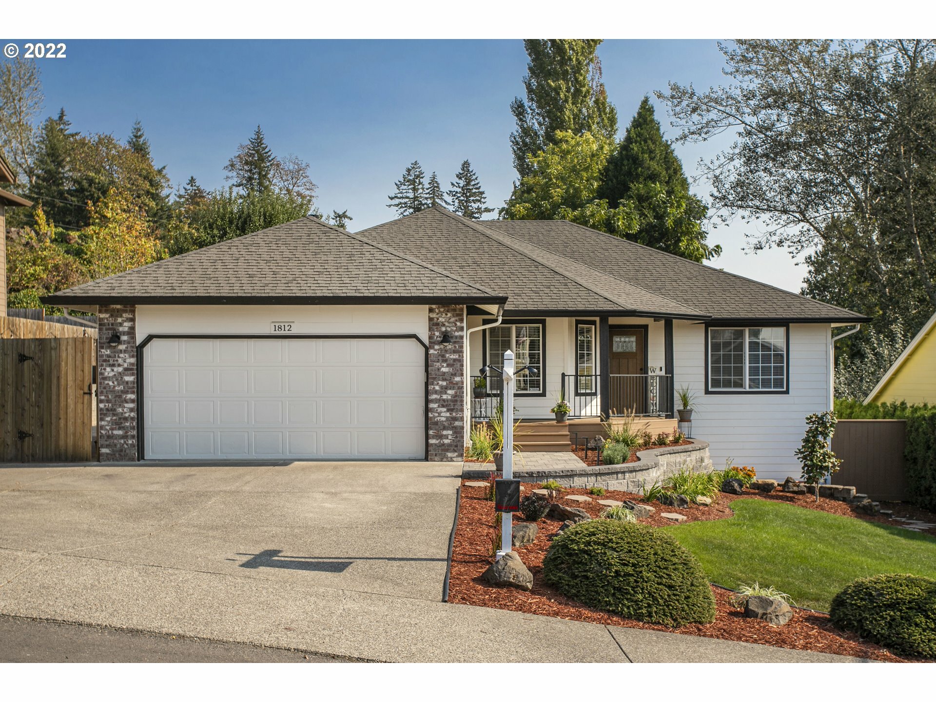 Property Photo: 1812 N 15th Ct WA 98671