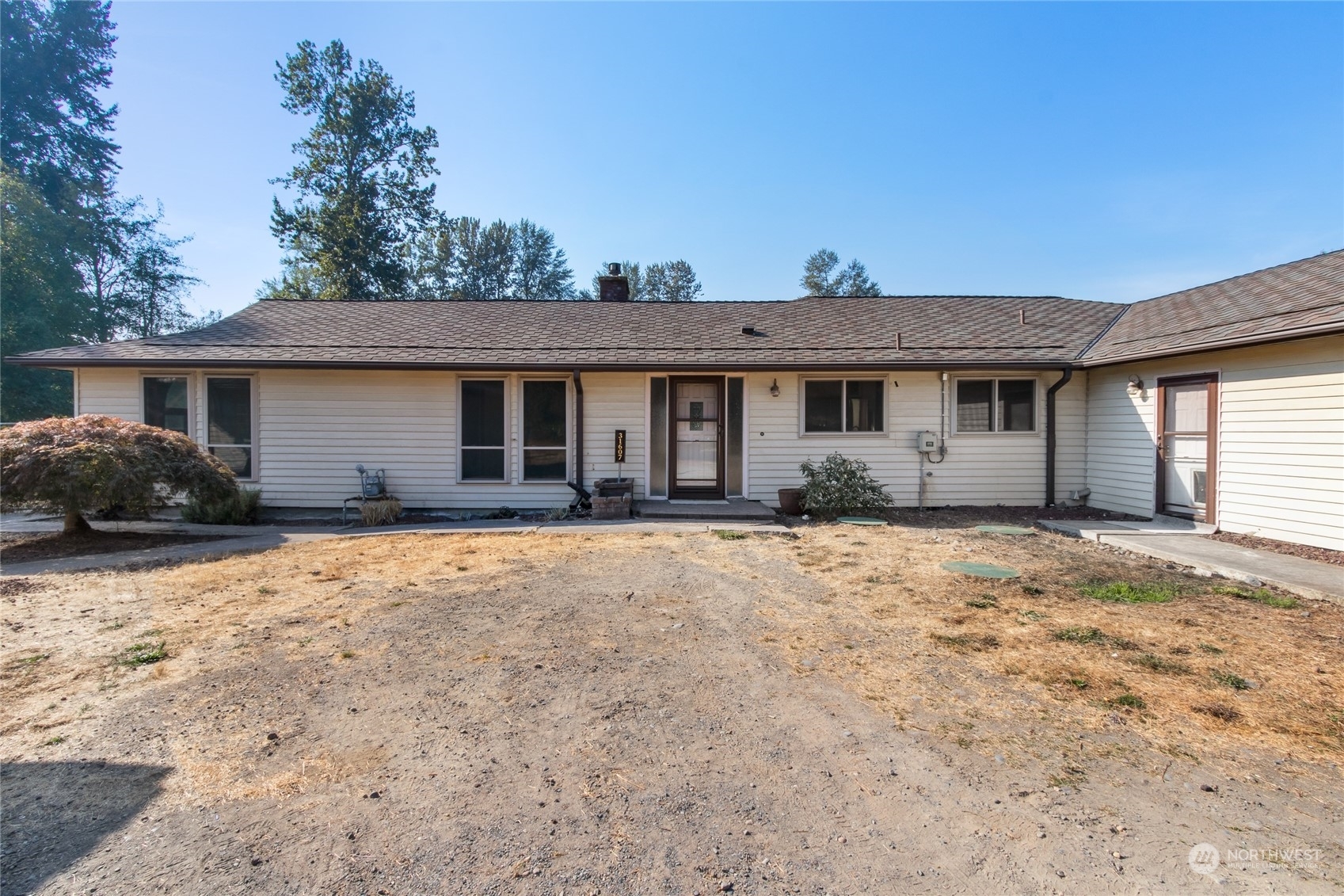 Property Photo: 31607 102nd Avenue SE WA 98092