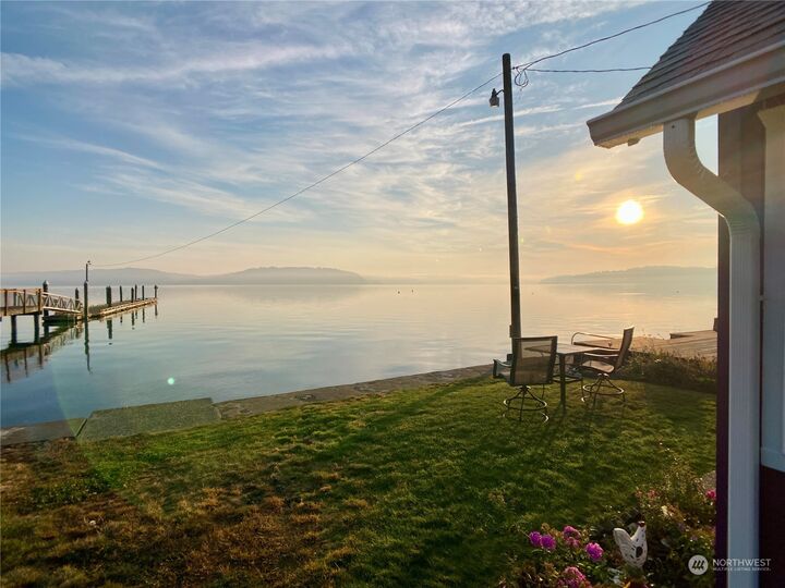 Property Photo:  88 N Tillicum Beach Lane  WA 98548 