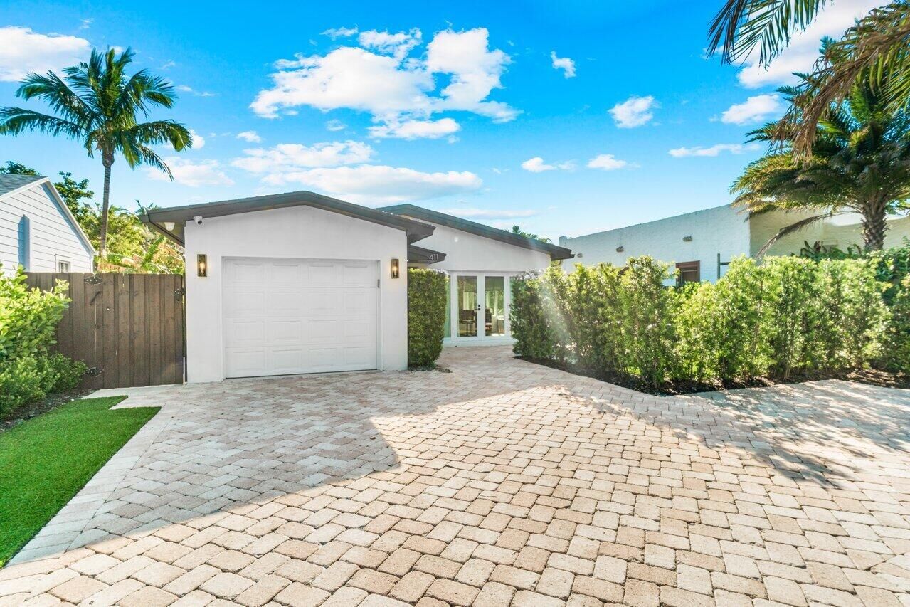 Property Photo:  411 NE 7th Avenue  FL 33483 