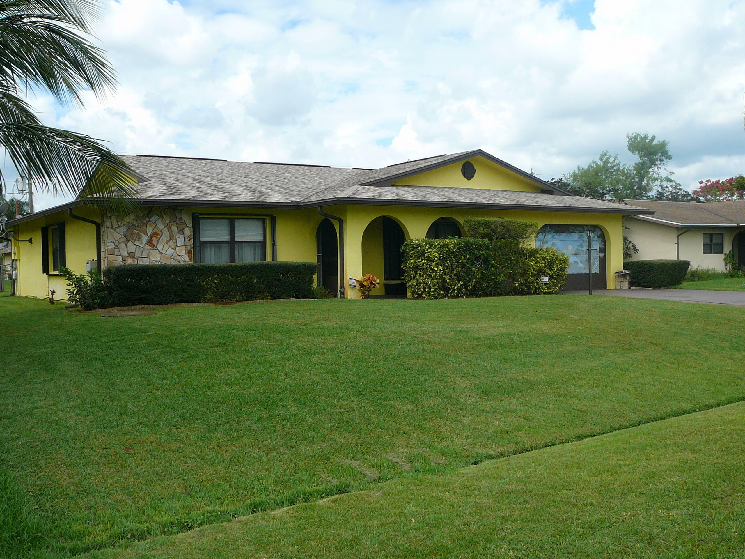 Property Photo:  626 NW Kildare Street  FL 34983 