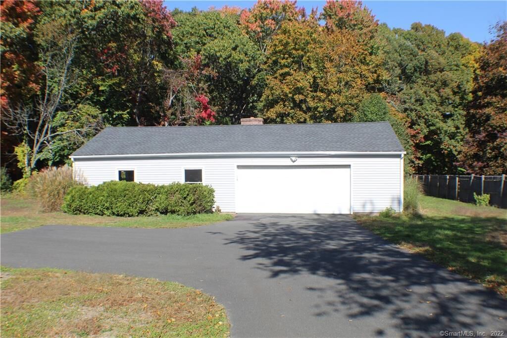 Property Photo: 9 Pheasant Run CT 06095