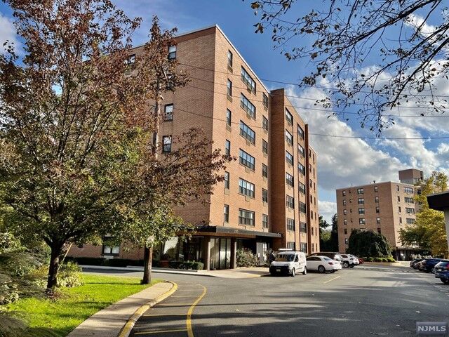 Property Photo: 2352 Linwood Avenue 4B NJ 07024