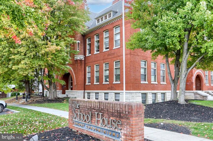 133 W Locust Street 120  Mechanicsburg PA 17055 photo