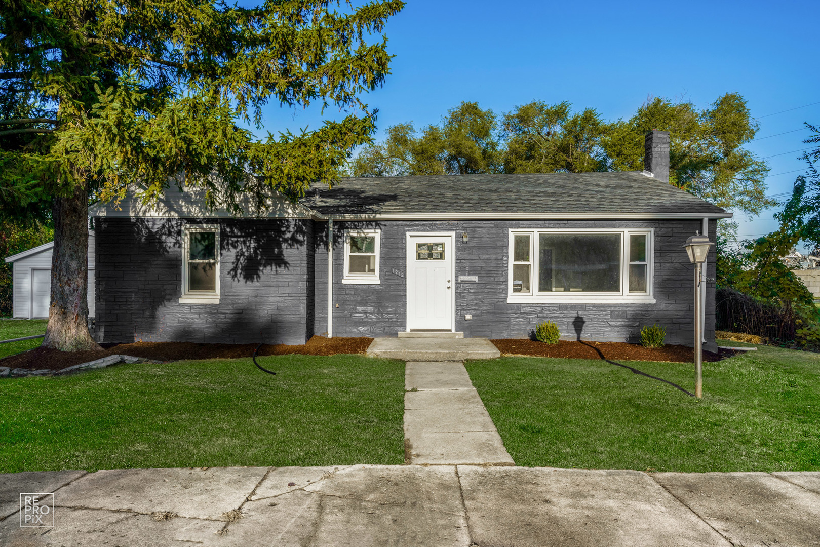 Property Photo:  1212 Lincoln Avenue  IL 60411 