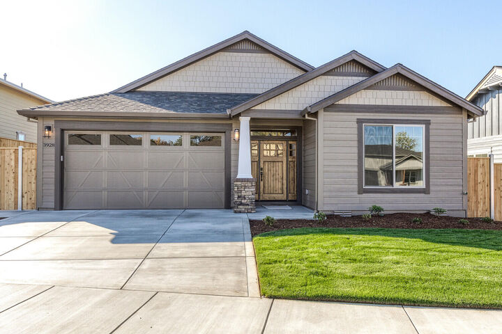 3928 Arizona Drive  Medford OR 97504 photo