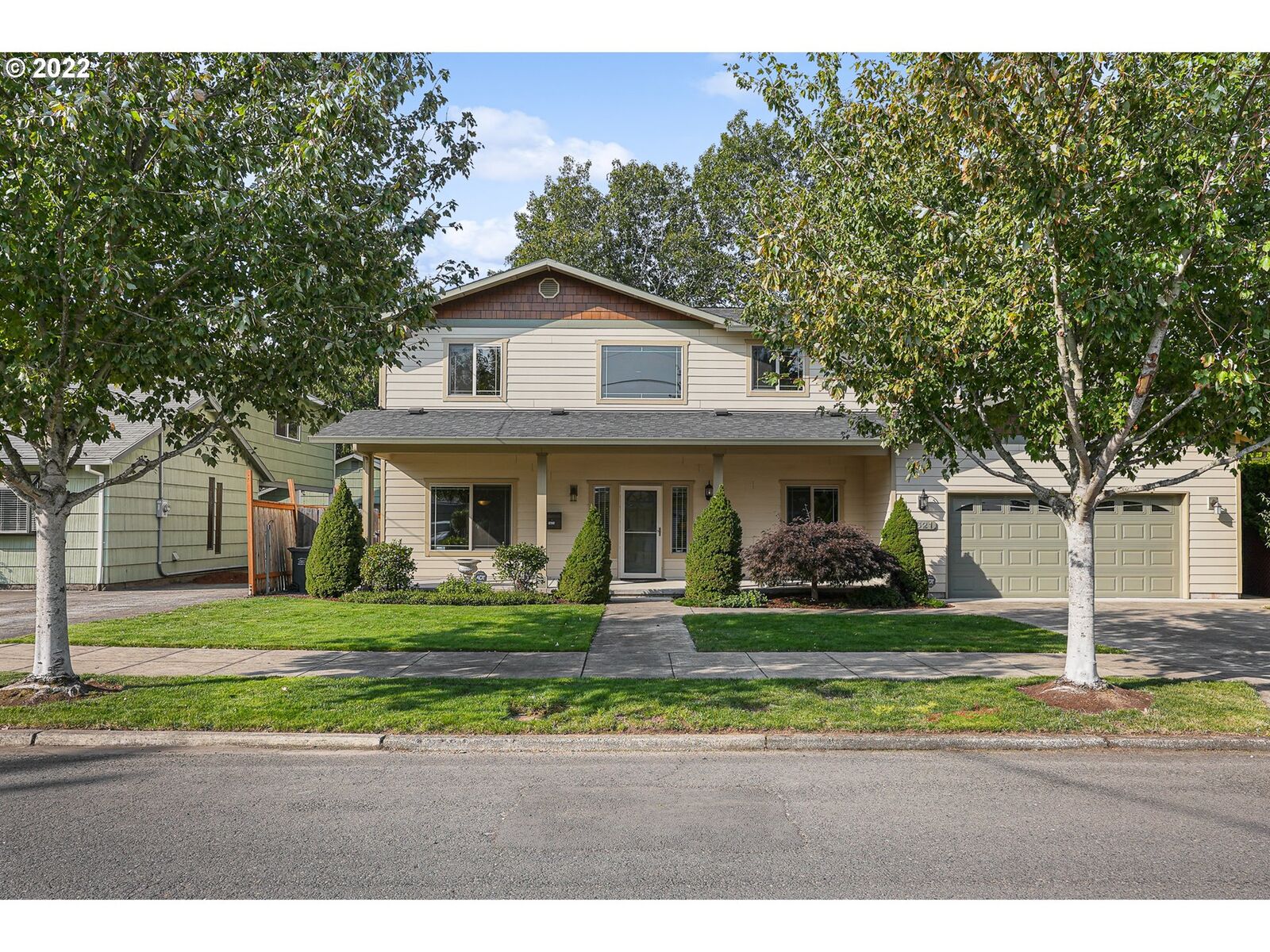 Property Photo: 1621 SE 87th Ave OR 97216