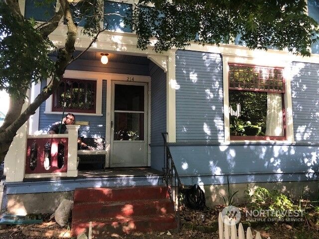 214 19th Avenue E  Seattle WA 98112 photo