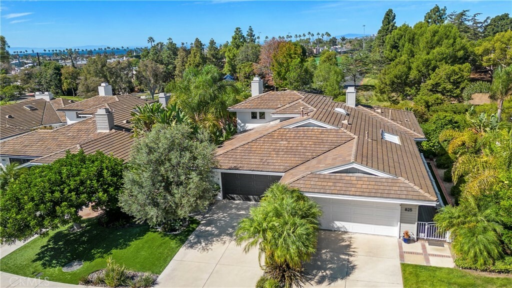 Property Photo: 821 Hibiscus Court CA 92625