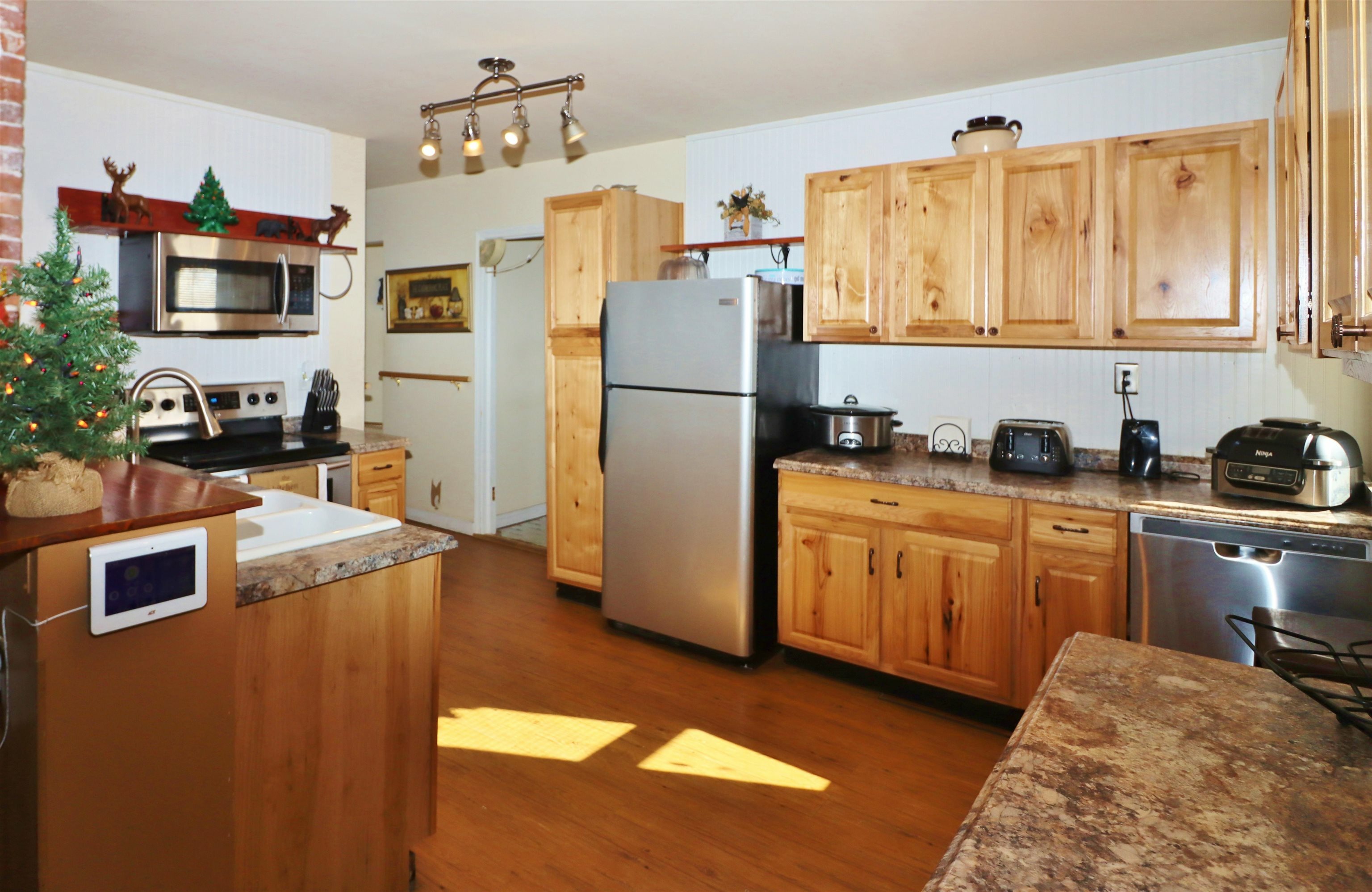 Property Photo: 396 Hillside Avenue NH 03570
