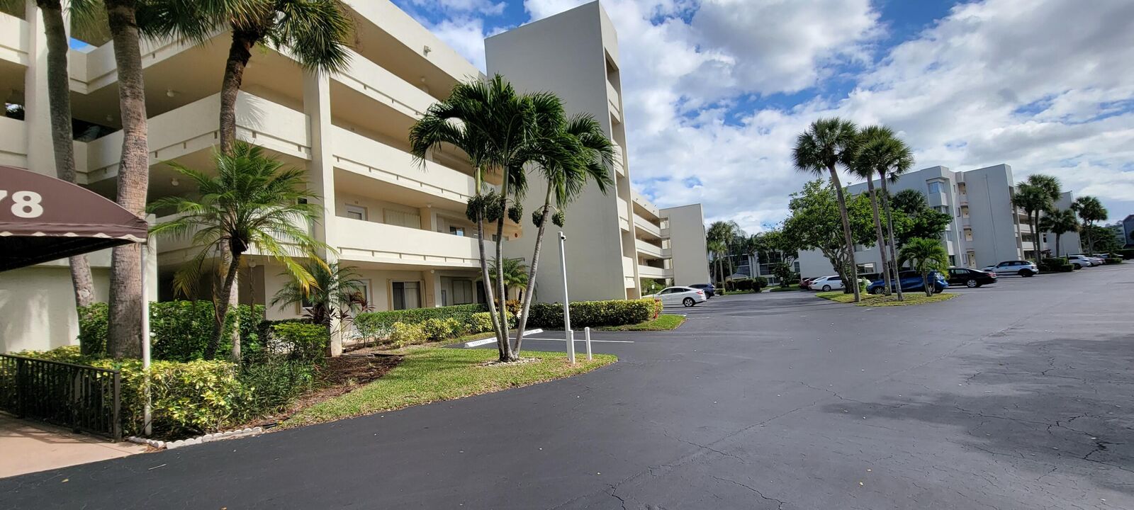 Property Photo:  3178 Via Poinciana 101  FL 33467 